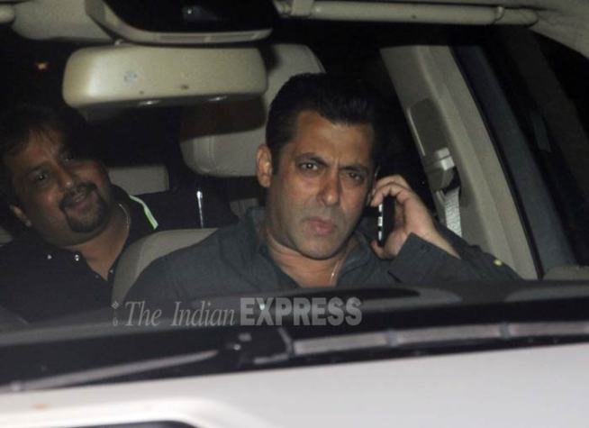 बजरंगी भाईजान, बजरंगी भाईजान रिलीज़, सलमान खान, सलमान खान बजरंगी भाईजान, करीना कपूर, नवाजुद्दीन सिद्दिकी, सैफ अली खान, सलीम खान, सलमा खान, अलवीरा खान, बॉलीवुड, बॉलीवुड न्यूज़, मनोरंजन, Bajrangi Bhaijaan, Salman Khan, Kareena Kapoor, Saif Ali Khan, Salman Khan Bajrangi Bhaijaan, Salim Khan, Salma Khan, Alvira Khan, Nawauddin Siddiqui, Salman Khan Kareena party photos, Salman Kareena Bajrangi Bhaijaan, Bajrangi Bhaijaan photos