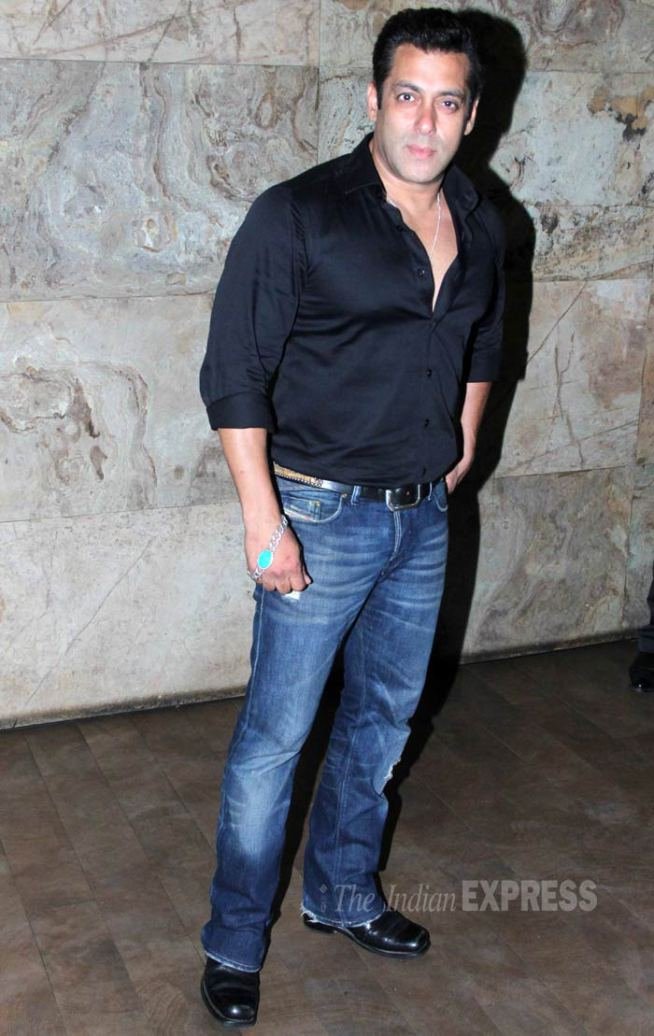 बजरंगी भाईजान, बजरंगी भाईजान रिलीज़, सलमान खान, सलमान खान बजरंगी भाईजान, करीना कपूर, नवाजुद्दीन सिद्दिकी, सैफ अली खान, सलीम खान, सलमा खान, अलवीरा खान, बॉलीवुड, बॉलीवुड न्यूज़, मनोरंजन, Bajrangi Bhaijaan, Salman Khan, Kareena Kapoor, Saif Ali Khan, Salman Khan Bajrangi Bhaijaan, Salim Khan, Salma Khan, Alvira Khan, Nawauddin Siddiqui, Salman Khan Kareena party photos, Salman Kareena Bajrangi Bhaijaan, Bajrangi Bhaijaan photos