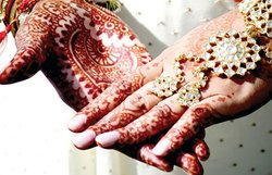 यह कैसी परंपरा: रात में नहीं दिन में होती है शादी!