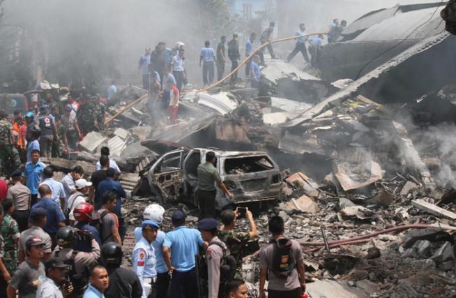 इंडोनेशिया, वायुसेना, दुर्घटनाग्रस्त, विस्फोट, सुमात्रा, Indonesia Military Plane Crash, Indonesia