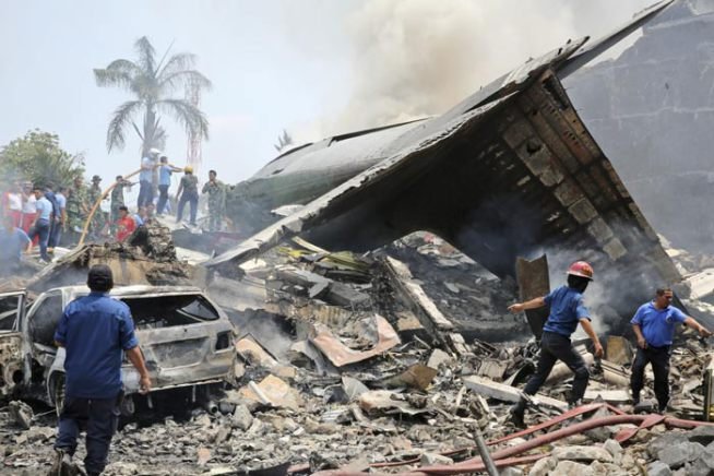 इंडोनेशिया, वायुसेना, दुर्घटनाग्रस्त, विस्फोट, सुमात्रा, Indonesia Military Plane Crash, Indonesia