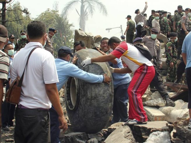 इंडोनेशिया, वायुसेना, दुर्घटनाग्रस्त, विस्फोट, सुमात्रा, Indonesia Military Plane Crash, Indonesia
