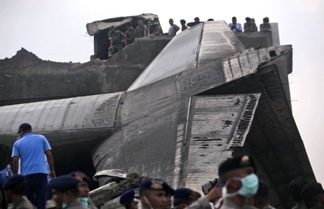 इंडोनेशिया, वायुसेना, दुर्घटनाग्रस्त, विस्फोट, सुमात्रा, Indonesia Military Plane Crash, Indonesia