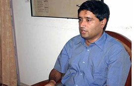 रमन मैग्सेसे अवॉर्ड, गूंज एनजीओ, संजीव चतुर्वेदी, raman magsaysay award 2015, sanjeev chaturvedi, anshu gupta, gunj NGO, herbal park scam,