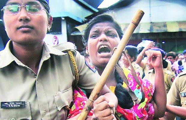 याकूब मेमन को फांसी: मुंबई में सुरक्षा की गई कड़ी