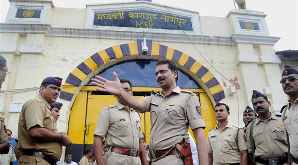 याकूब मेमन, याकूब मेमन फांसी, नागपुर सेंट्रल जेल, याकूब मेमन परिवार, सुप्रीम कोर्ट, मुंबई बम ब्लास्ट, 1993 मुंबई बम धमाका, yakub memon, nagpur central jail, yakub memon family, supreme court, nagpur jail, prashant bhushan, anand grover, decision of supreme court on yakub memon, 1993 blast case, mumbai blast