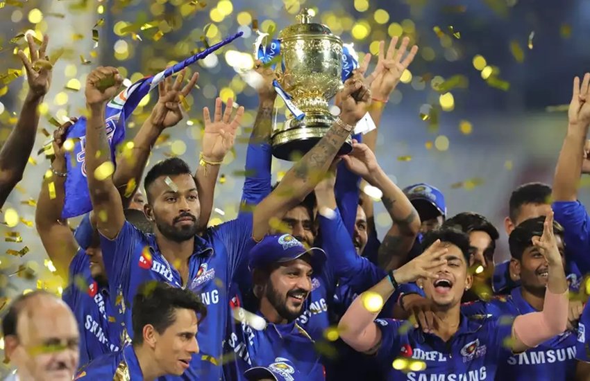 IPL 2020: टीमें यूएई में 6 दिन के क्वारंटीन के लिए राजी, लेकिन टीम बस में सफर नहीं करेगा परिवार; खिलाड़ी ने मांगी गोल्फ खेलने की मंजूरी