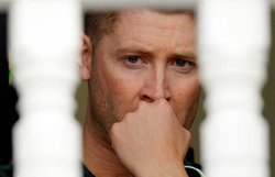 ऑस्ट्रेलियाई क्रिकेट में घमासान, क्लार्क ने शेन वॉटसन को बताया ‘कैंसरकारक ट्यूमर’