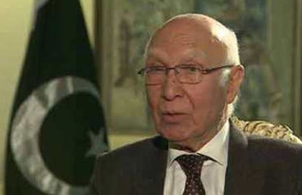 भारत पाकिस्तान एनएसए, एनएसए, nsa talk, nsa pakistan, kashmir separtist, sartaj aziz, ajit doval, nsa level talks, indo pak talks,pakistan separatists meeting, indo pak nsa talks, hurriyat conference, pakistan hurriyat meeting