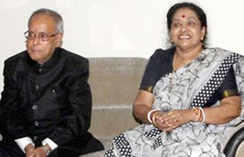 राष्‍ट्रपति प्रणब मुखर्जी, शुभ्रा मुखर्जी, राष्‍ट्रपति की पत्‍नी, आर्मी रिसर्च एंड रेफरल हॉस्टिपल, राष्‍ट्रपति की पत्‍नी का निधन, president pranab mukherjee wife, wife of pranab mukherjee, death of suvra mukherjee, pranab mukherjee wife death, pranab mukherjee wife died, pranab mukherjee wife passes away, suvra mukherjee died, indian president pranab mukherjee, suvra mukherjee health, suvra mukherjee death, surva mukherjee, president mukherjee wife, pranab's wife, pranab wife dead, mukherjee wife dead, first lady dead, India President Wife dead