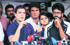 राहुल गांधी, कांग्रेस, आरएसएस, Rahul Gandhi, FTII Pune, Rahul Gandhi FTII visit, Rahul at FTI, FTII pune student protest, rahul FTII protest, congress, gajendra chauhan, RSS, bjp, india news, nation news