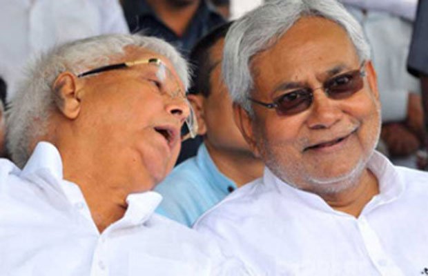 नीतीश कुमार, लालू प्रसाद यादव, नीतीश लालू, बिहार, बिहार विधानसभा चुनाव, बिहार चुनाव 2015, कांग्रेस, जेडीयू आरजेडी, Bihar, Bihar assembly Election 2015, Bihar Assembly polls 2015, congress, JDU-RJD