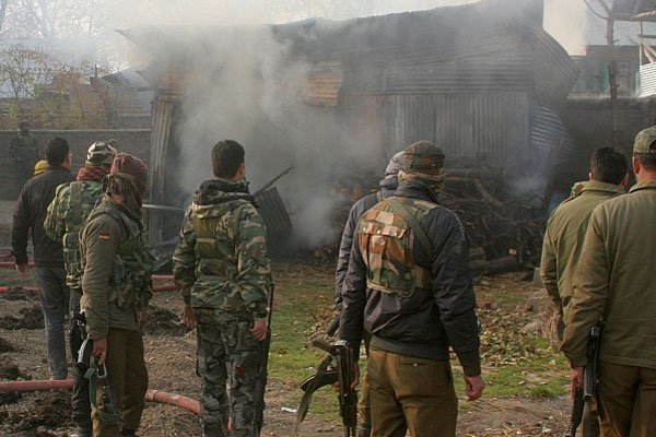 आर्मी कैंप में विस्फोट, 12 जवान घायल, 7 की हालत गंभीर