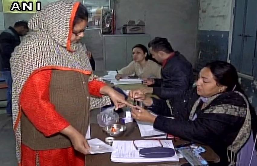 छिटपुट हिंसा के बीच संपन्न हुए पंजाब विधानसभा चुनाव, 70 फीसदी हुआ मतदान