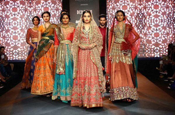 अमेजन इंडिया, कॉचर फैशन वीक, डिजाइनर कलेक्शन, Shilpa Shetty, Amazon India Couture Week 2015, Amazon Idnia, couture fashion week,