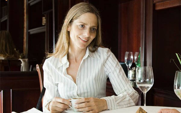 डेटिंग टिप्स, उम्र से बड़ी महिला के साथ डेटिंग, रिलेश्नशिप, Dating, Dating tips, Relationship, Couple, Older women dating, Lifestyle