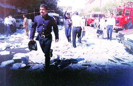दाऊद इब्राहीम, दाऊद, पाकिस्तान, कांग्रेस 1993 मुंबई ब्लास्ट, dawood, dawood ibrahim, dawood in pakistan, dawood ibrahim underworld, dawood, dawood pakistan, dawood mumbai serial blasts, mumbai serial blasts, manmohan singh, pakistan dawood, dawood pakistan, dawood location, shivshankar menon, congress,underworld fugitive dawood ibrahim, fugitive dawood ibrahim, dawood ibrahim surrender, upa government, 1993 mumbai serial blasts, 1993 mumbai serial blasts accised, indian express, latest news, nation news