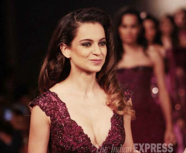 Kangana Ranaut, Kangana Ranaut bold kissing scene with Emraan Hashmi