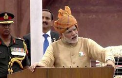 PM ने दी खुशखबरीः उपभोक्ताओं बैंक खाते में LPG सब्सिडी पहुंचाने से होगी 15,000 करोड़ की बचत