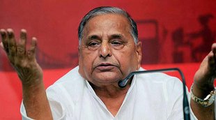मुलायम सिंह, संदीप शुक्ल, रघुवीर यादव, राहुल बॉस, नसरुद्दीन शाह, nasruddin shah, mulayam singh yadav, sandip shukla, rahul boss, raghuveer yadav
