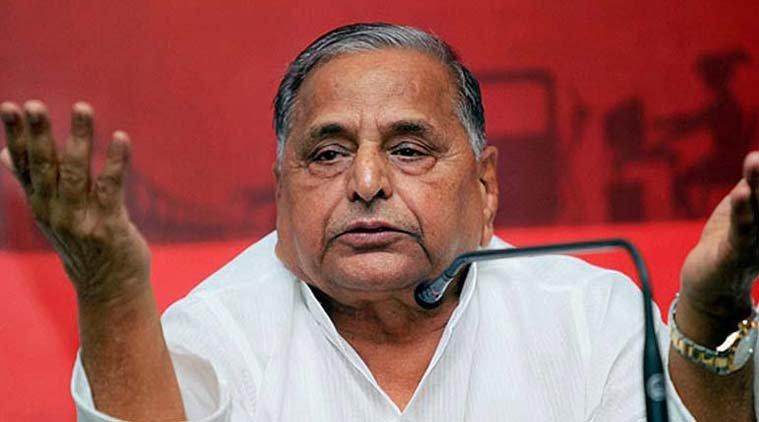 मुलायम सिंह, संदीप शुक्ल, रघुवीर यादव, राहुल बॉस, नसरुद्दीन शाह, nasruddin shah, mulayam singh yadav, sandip shukla, rahul boss, raghuveer yadav