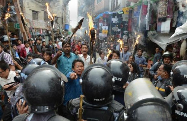 नेपाल हिंसा, नेपाल संविधान विवाद, पुलिस, कर्फ्यू, मृतक, nepal constitution, nepal controvercy, curfew, protest against nepal constition