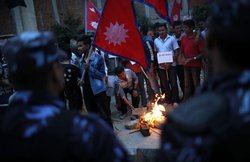 क्यों धधक रहा नेपाल?