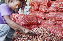 राजधानी में फिलहाल प्याज के दाम घटने के आसार नहीं