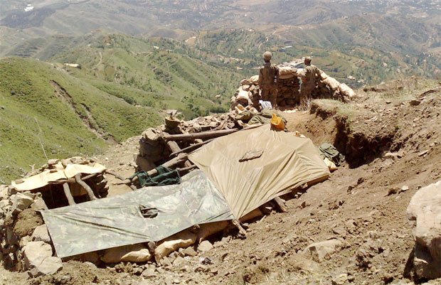 लश्कर ए झांगवी, पाकिस्तान, सिक्युरिटी ऑफीसर्स फायरिंग, आतंकी, pak army, terrorist, officers firing, lashkar e jhangvi, terrorist org