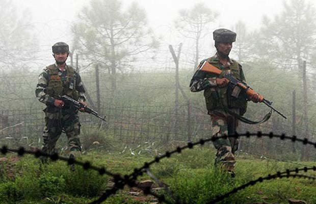 पुंछ में नियंत्रण रेखा पर पाक की गोलीबारी, महिला घायल