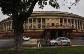 संसद, कांग्रेसी सांसद, विरोध प्रदर्शन, मॉनसून सत्र, parliament logjam, bjp, congress, congress protest, lok sabha, lok sabha 25 mps, vyapam scam, sushma swaraj, politics, india news, india news