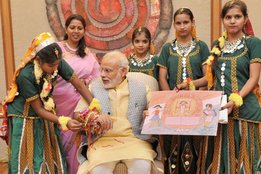 रक्षाबंधन, केजरीवाल, नरेंद्र मोदी, सुषमा स्वराज, नीतीश कुमार, प्रणव मुखर्जी, raksha bandhan, narendra modi, shushma swaraj, nitesh kumar, pranab mukhergee