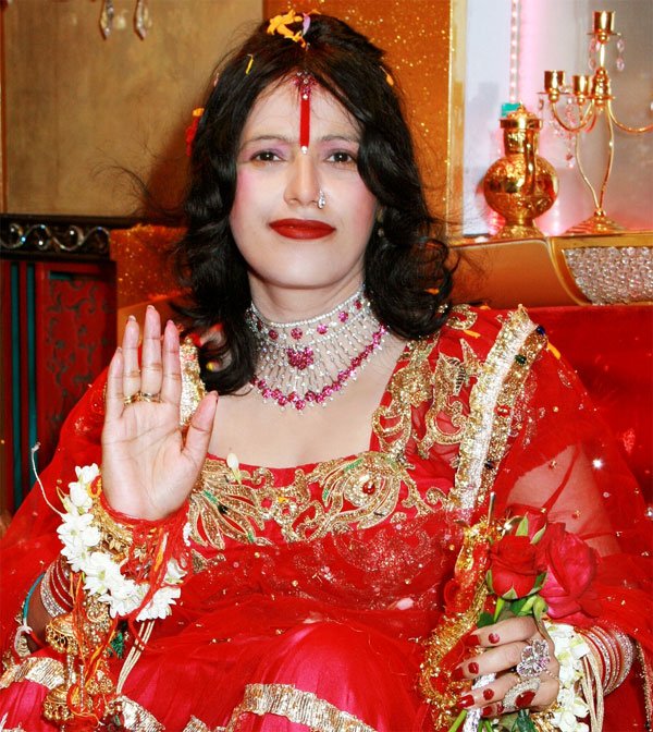 राधे मां, राधे मां पवित्र, radhe maa, radhe maa complainst, radhe maa obscenity, radhe maa police complaint, radha maa controversy, mumbai news, maharashtra news