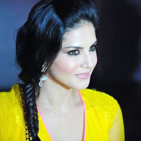सनी लियोनी, क्वॉन्टिको, प्रियंका चोपड़ा, देशी गर्ल, priyanka chopra, sunny leone, Quantico