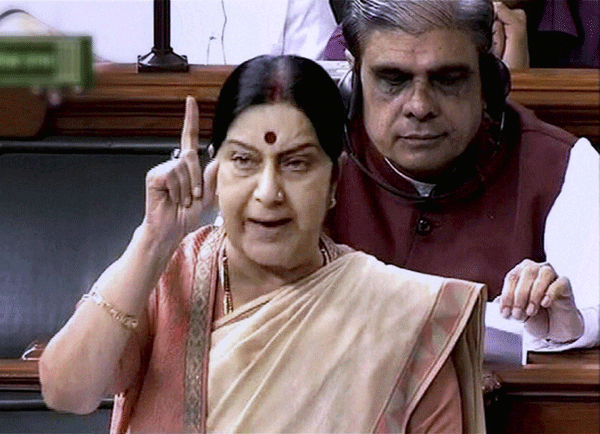 सुषमा स्वराज, ललित मोदी, सोनिया गांधी, कांग्रेस, भाजपा, बीजेपी, विदेश मंत्री, ललित गेट, लोकसभा, जनसत्ता, sushma swaraj, lalit modi, lok sabha, congress, sumitra mahajan, parliament live, lok sabha live, lalit modi controversy