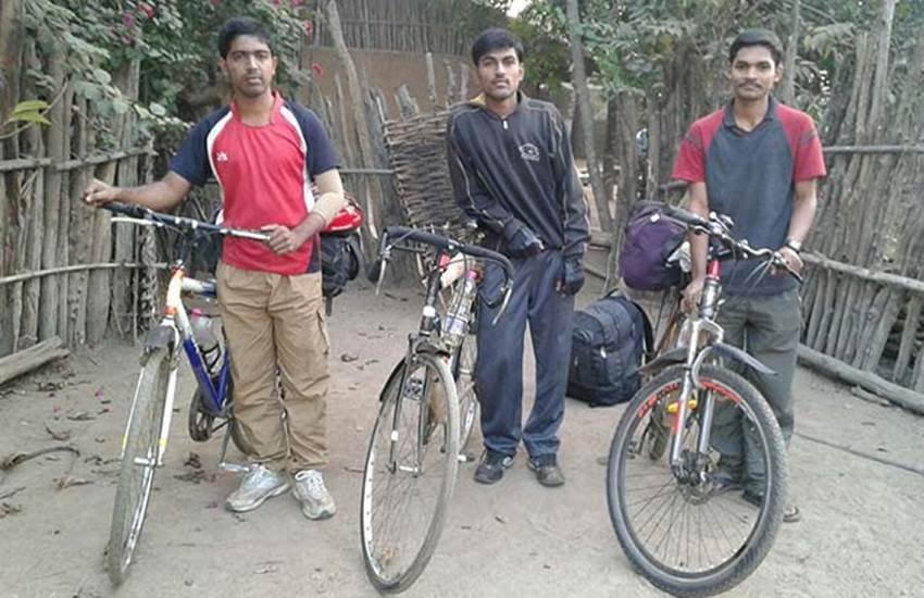 3 Pune Students, Students Kidnapped, Naxals, Students Chattisgarh, Aadrash Patil, Vilas Valake, Shrikirhna Shevale, पुणे के छात्र, छात्र अगवा, छात्रों का अपहरण, शांति संदेश, नक्‍सली, बीजापुर, साइकिल यात्रा, भारत जोड़ो, latest hindi news, hindi news, news in hindi