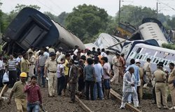 हादसों की रफ्तार बनाम सुरक्षा की पटरी