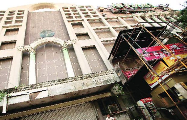 60 करोड़ के जुर्माने के साथ मिला आजादी का उपहार