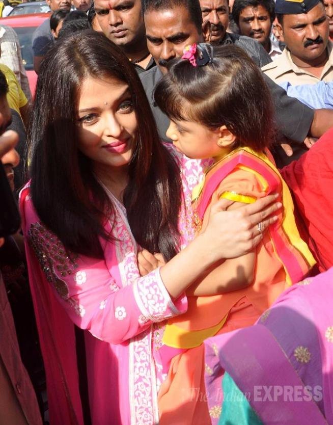 aishwarya rai bachchan, aishwarya rai, aishwarya rai daughter, aishwarya rai daughter aaradhya, aishwarya rai aaradhya, aishwarya rai bachchan daughter, aishwarya rai aaradhya, aaradhya bachchan, aishwarya rai family, aishwarya rai mother, aishwarya rai father, aishwarya rai news, aishwarya rai bachchan news, aishwarya rai films, aishwarya rai movies, aishwarya rai jazbaa, aishwarya rai bachchan jazbaa, jazbaa, jazbaa movie, ऐश्वर्या राय बच्चन, आराध्या बच्चन, ऐश्वर्या राय आराध्या, जज्बा, ऐश्वर्या राय बच्चन सिद्धिविनायक मंदिर, सिद्धिविनायक मंदिर, बॉलीवुड, बॉलीवुड न्यूज़, मनोरंजन