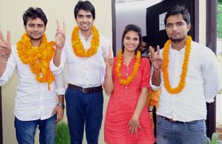 आप की खिलती उम्मीदों पर झाड़ू फेर खिला कमल