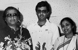 asha bhosle, asha bhosle son, asha bhosle son death, asha bhosle son dies, asha bhosle daughter death, asha bhosle son death, asha bhosle son cancer, hemant bhosle, lata mangeshkar, asha bhosle lata mangeshkar, आशा भोसले, आशा भोसले का बेटा हेमंत, हेमंत, हेमंत का निधन, बॉलीवुड, बॉलीवुड न्यूज़, मनोरंजन