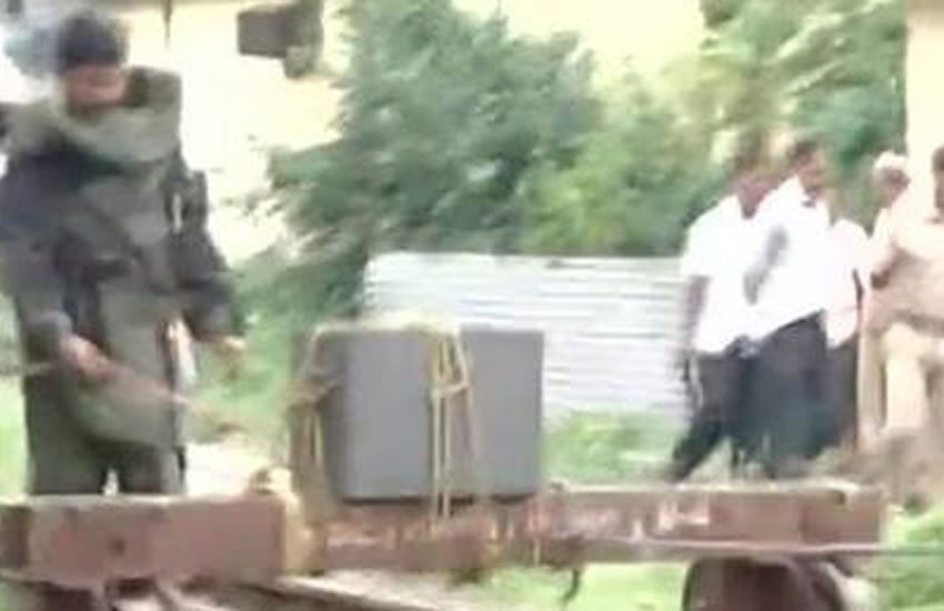 howrah station, falaknuma express, bomb falaknuma express, falaknuma express bomb, bomb howrah station, howrah station bomb, kolkata news, फलकनुमा एक्सप्रेस, हावड़ा रेलवे स्टेशन, कोलकाता