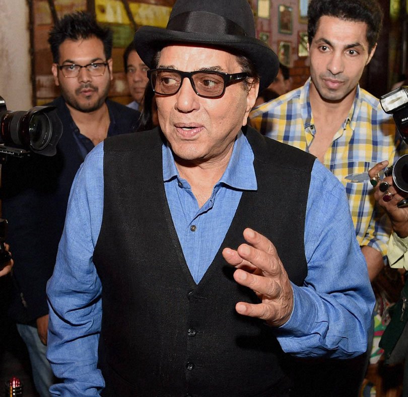 dharmendra, dharmendra restaurant, dharam garam, dharmendra themed restaurant, dharam garam dhaba, dharmendra restaurant delhi, dharam garam dhaba te theka, dharmendra delhi restaurant, dharmendra movie posters, dharmendra dialogues, dharamendra movies, entertainment news, धर्मेंद्र, गरम धरम, ढाबा ते ठेका, बॉलीवुड, बॉलीवुड न्यूज़, मनोरंजन