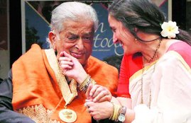 shashi kapoor, shashi kapoor lifetime achievement award, shashi kapoor movies, shashi kapoor films, shashi kapoor award, shashi kapoor photos, Bollywood, entertainment news, शशि कपूर, लाइफटाइम अचीवमेंट अवार्ड, शशि कपूर लाइफटाइम अचीवमेंट अवार्ड, दादासाहेब फाल्के पुरस्कार, बॉलीवुड, बॉलीवुड न्यूज़, मनोरंजन