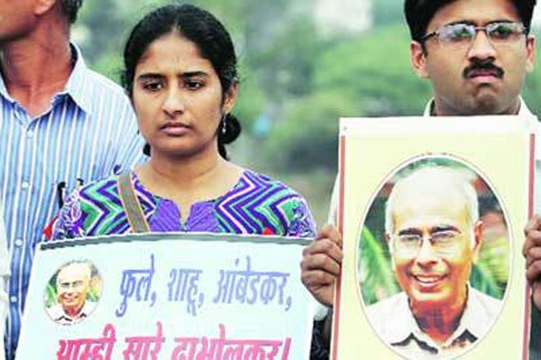 अप्रासंगिक : हिंसक समय में चुप्पी