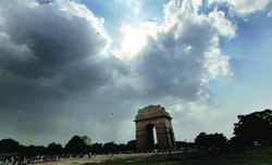 22 अक्टूबर को इंडिया गेट और लाल किले पर नहीं चलेंगी कारें, जानें क्यों?