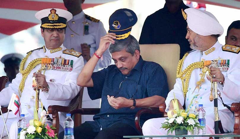 सशस्त्र बलों से सेवानिवृत्त होने वाले किन लोगों को ओआरओपी का लाभ मिलेगा, इस बात को लेकर जारी भ्रम को दूर करने के लिए रक्षा मंत्री मनोहर पर्रिकर ने सभी संबद्ध लोगों से अंतिम आदेश का इंतजार करने को कहा जिसमें सभी बातों को स्पष्ट किया जाएगा। (पीटीआई फोटो) सशस्त्र बलों से सेवानिवृत्त होने वाले किन लोगों को ओआरओपी का लाभ मिलेगा, इस बात को लेकर जारी भ्रम को दूर करने के लिए रक्षा मंत्री मनोहर पर्रिकर ने सभी संबद्ध लोगों से अंतिम आदेश का इंतजार करने को कहा जिसमें सभी बातों को स्पष्ट किया जाएगा। (पीटीआई फोटो)