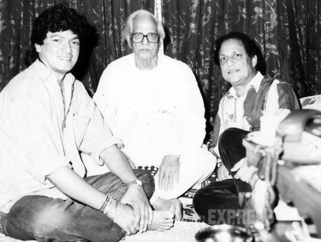 आदेश श्रीवास्तव, आदेश श्रीवास्तव निधन, आदेश श्रीवास्तव की मौत, म्यूजिक डायरेक्टर आदेश श्रीवास्तव, आदेश श्रीवास्तव म्यूजिक कम्पोजर, चलते चलते, बाबुल, बागवान, कभी खुखी कभी गम, राजनीति, बॉलीवुड, बॉलीवुड न्यूज़, मनोरंजन, aadesh shrivastava, aadesh shrivastava death, aadesh shrivastava dies, aadesh shrivastava passed away, aadesh shrivastava cancer, music director aadesh shrivastava, aadesh shrivastava cancer death, aadesh shrivastava news, entertainment news, Bollywood