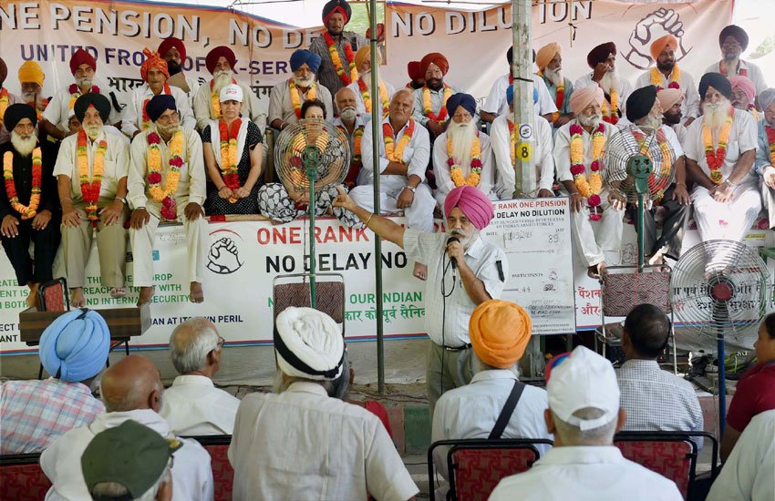 OROP, OROP Row, Sainik Ekta rally, Army Veterans, Jantar Mantar, OROP Veterans