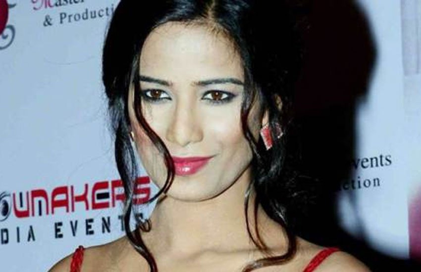Poonam Pandey, Poonam Pandey pics, Poonam Pandey photos, Poonam Pandey bold pic, Poonam Pandey trolls, Poonam Pandey shares, Captions, Captions for pic, Captions and poonam, actress Poonam Pandey, entertainment news